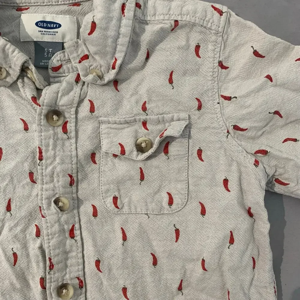 Old Navy Boys Short‑Sleeve Button‑Up Shirt – Size 5T – Chili Pepper Print